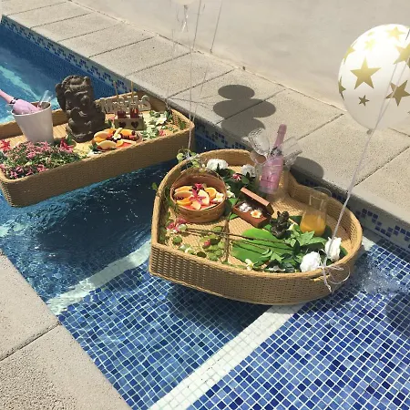 Detached Villa, Private Pool Only 10 Minutes Cristianos ヴィラ