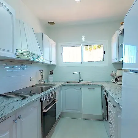 ヴィラ Detached Villa, Private Pool Only 10 Minutes Cristianos *